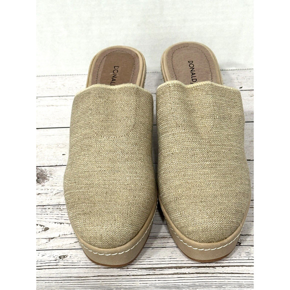 Donald J. Pilner Clogs Beige Tan Mules Wedge Shoes Size 7M - Picture 2 of 16
